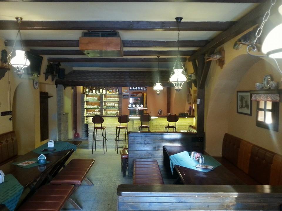 Venkovní prostor před restaurací